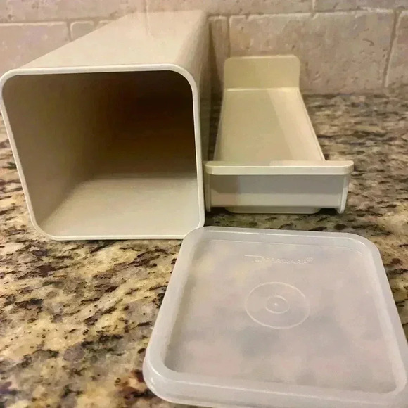 Vintage Tupperware Cheese Saver - Picture 2 of 5